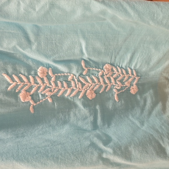 Beautiful Summer Blouse - Picture 5 of 5